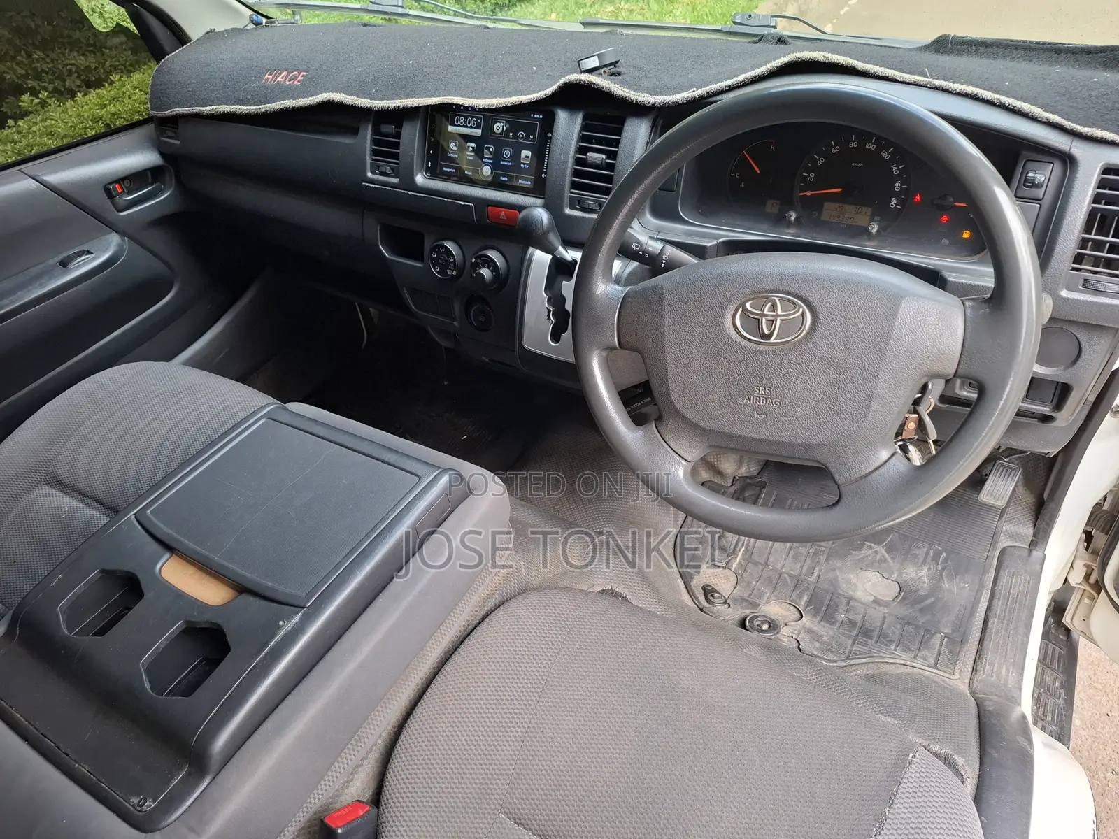 Toyota HiAce 2014 White
