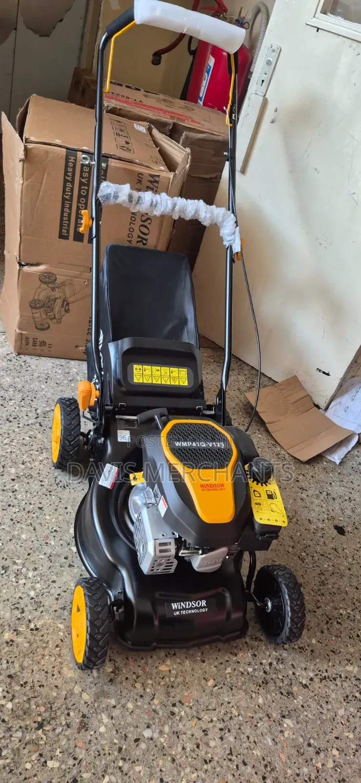 Self Propelled Lawnmower Windsor WMPQ41Q-V125 With Collector.