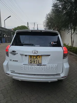 Toyota Vanguard 2010 Pearl
