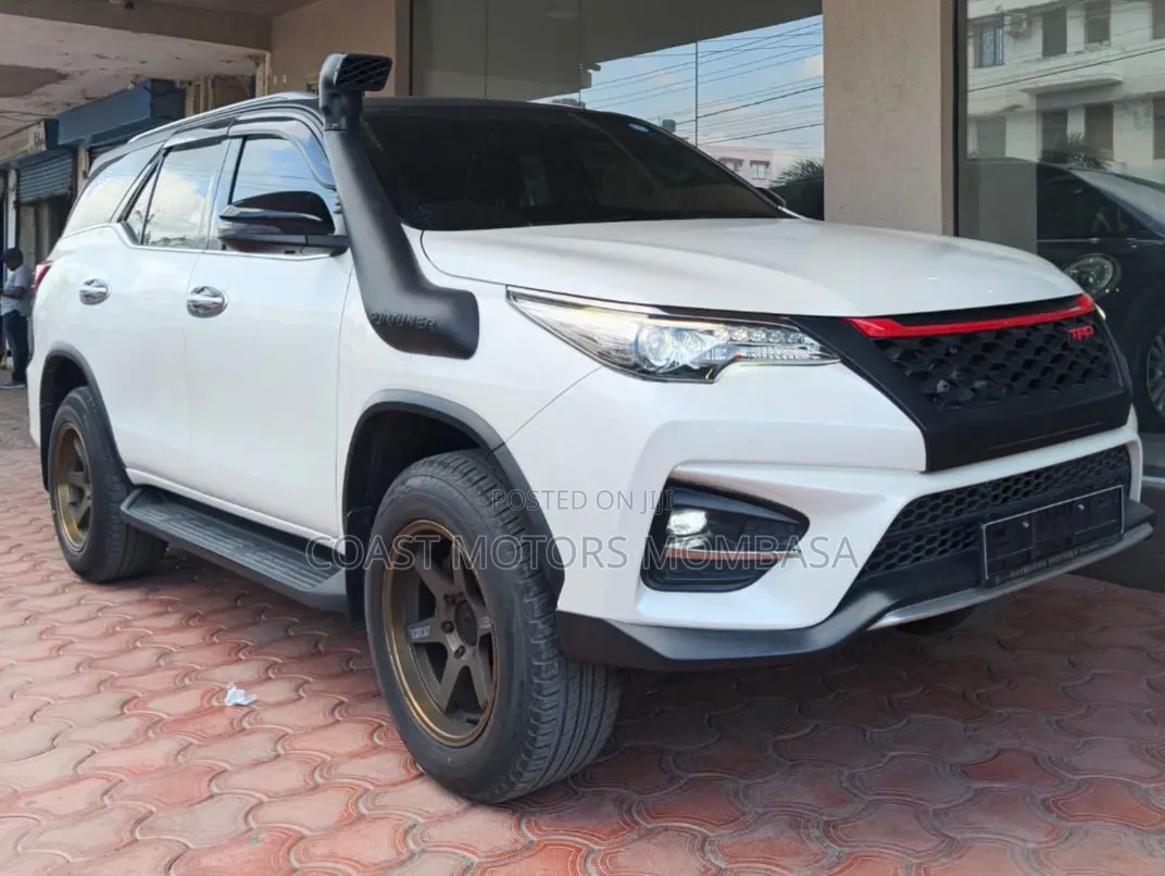 Toyota Fortuner 2019 White