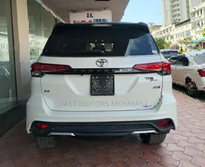 Toyota Fortuner 2019 White
