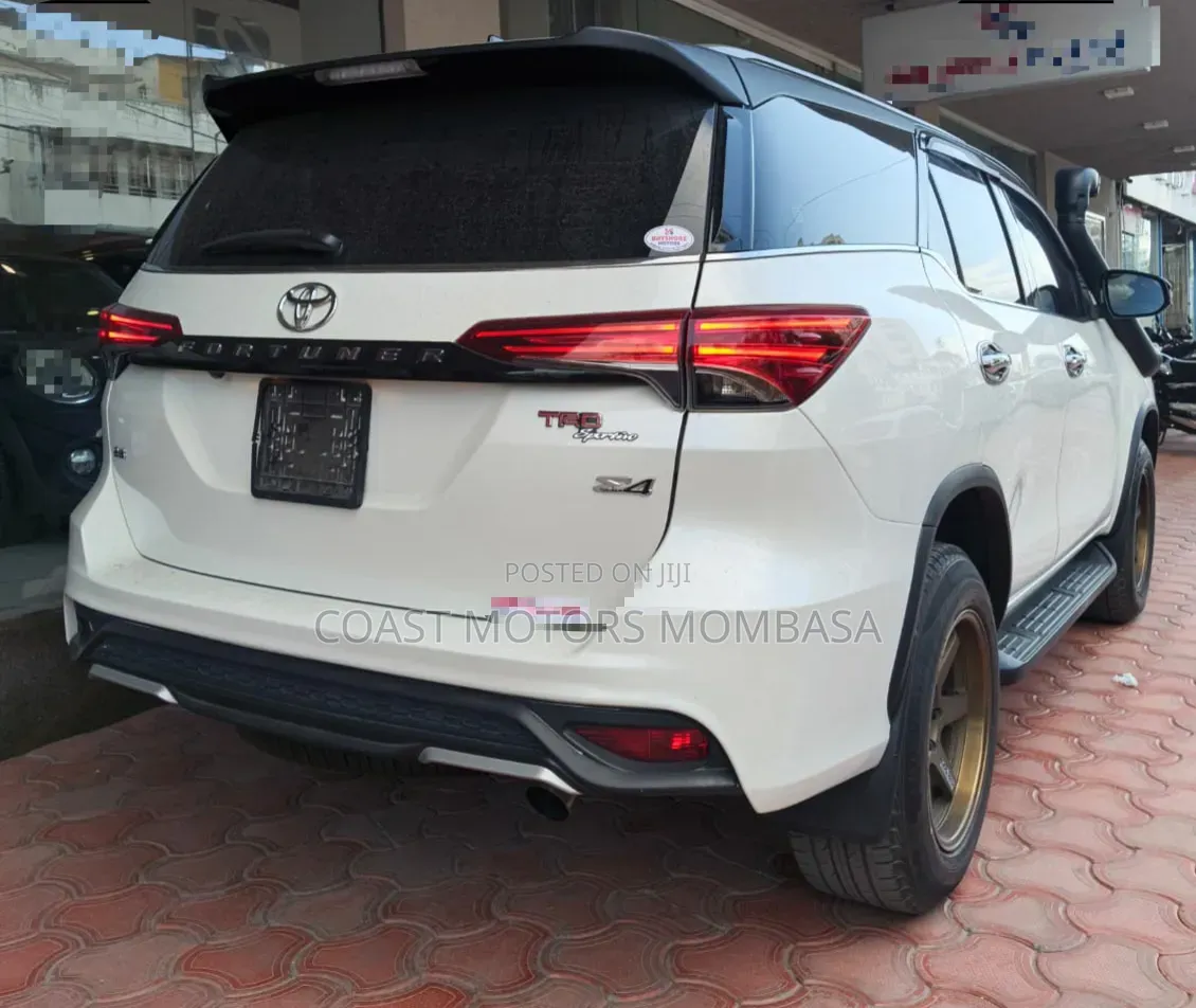 Toyota Fortuner 2019 White