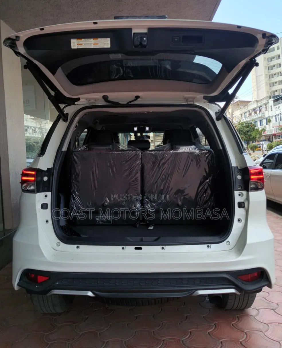 Toyota Fortuner 2019 White