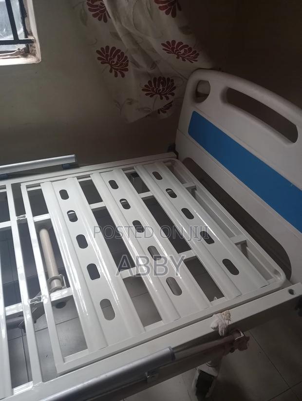 Patient Bed - thumbnail 2