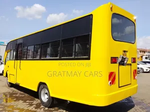 Isuzu NQR 2017 Yellow