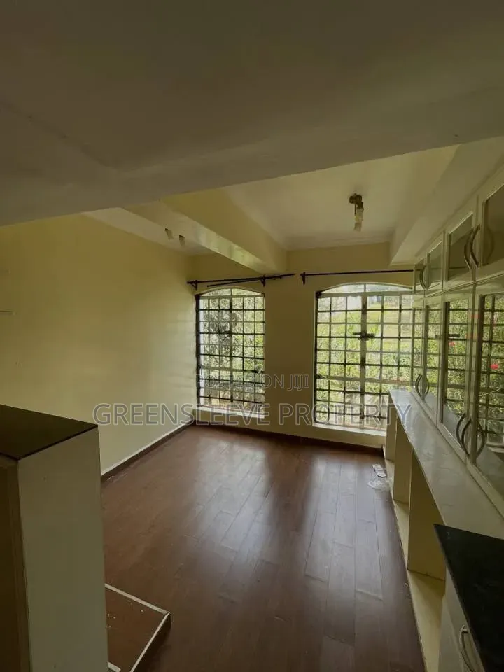 4bdrm House in Riverside Drive for rent