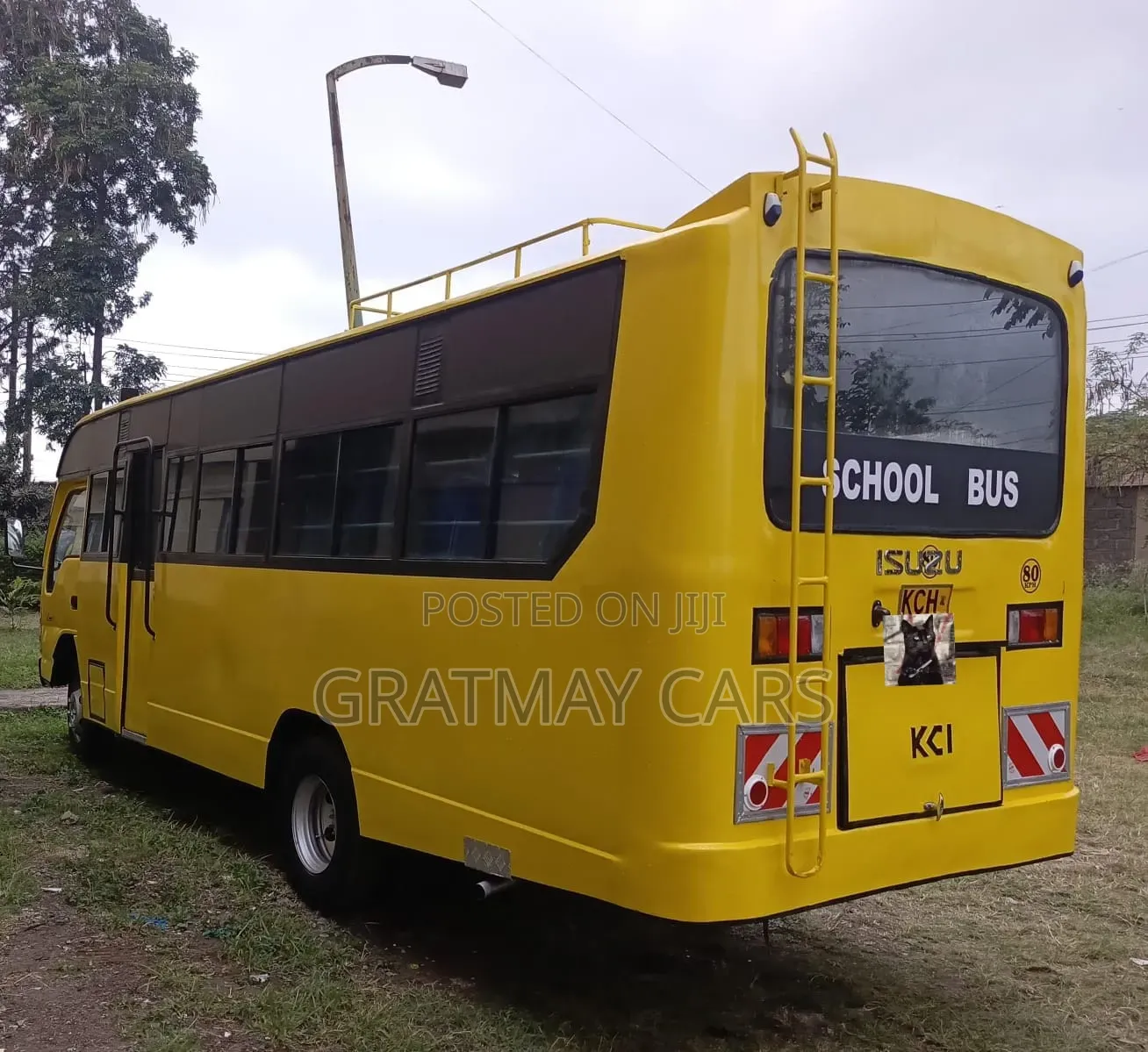 Isuzu NQR 2016 Yellow