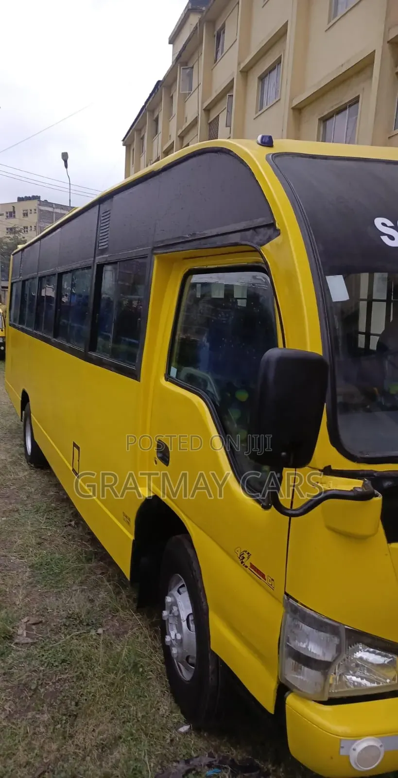Isuzu NQR 2016 Yellow