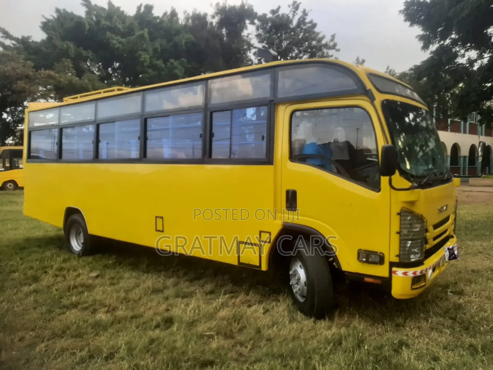 Isuzu NQR 2022 Yellow