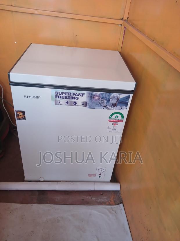 Rebune 150L Chest Freezer, Super Freezing, Low Noise, Energy Efficient
