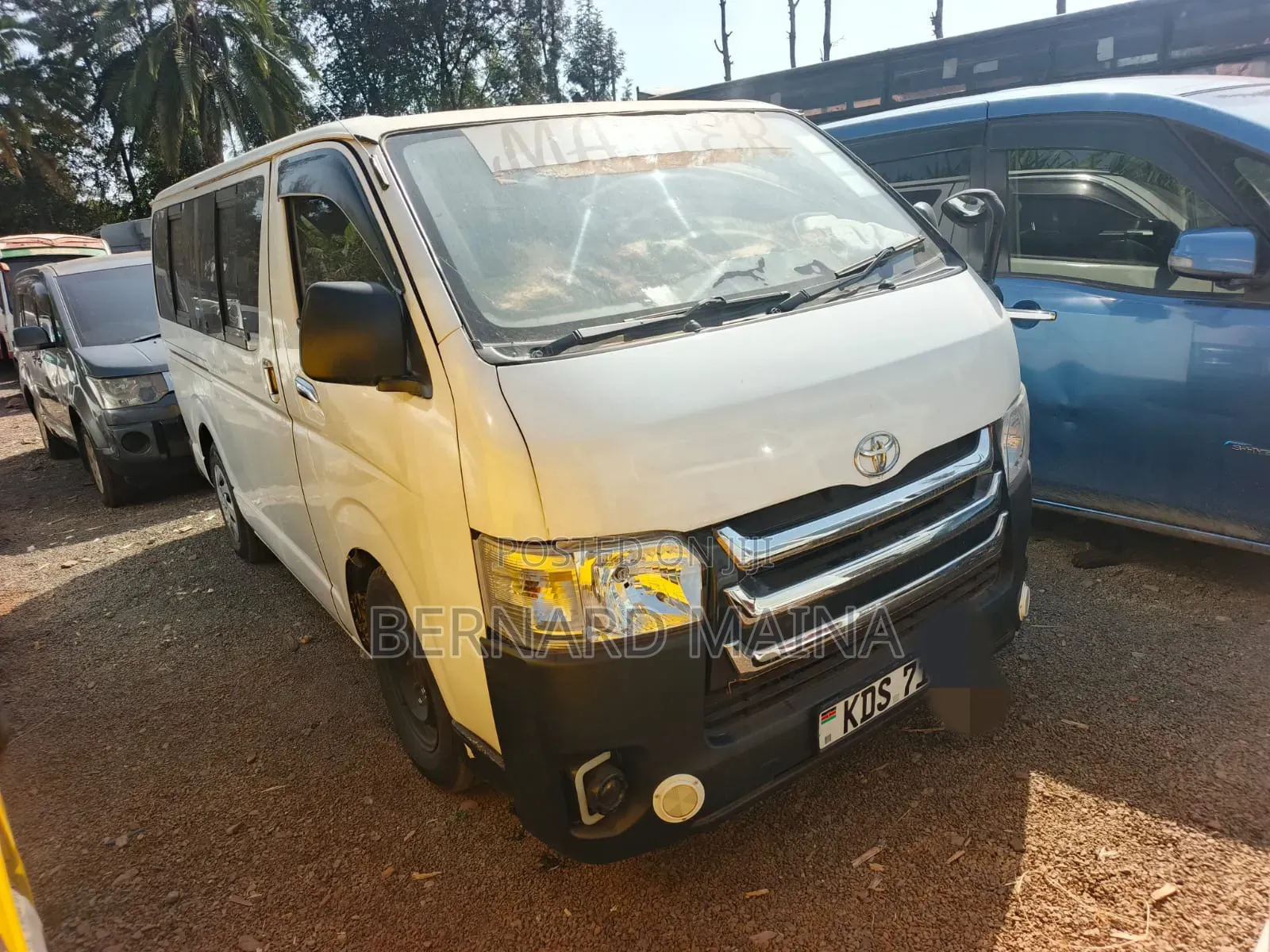 Toyota HiAce 2015 White
