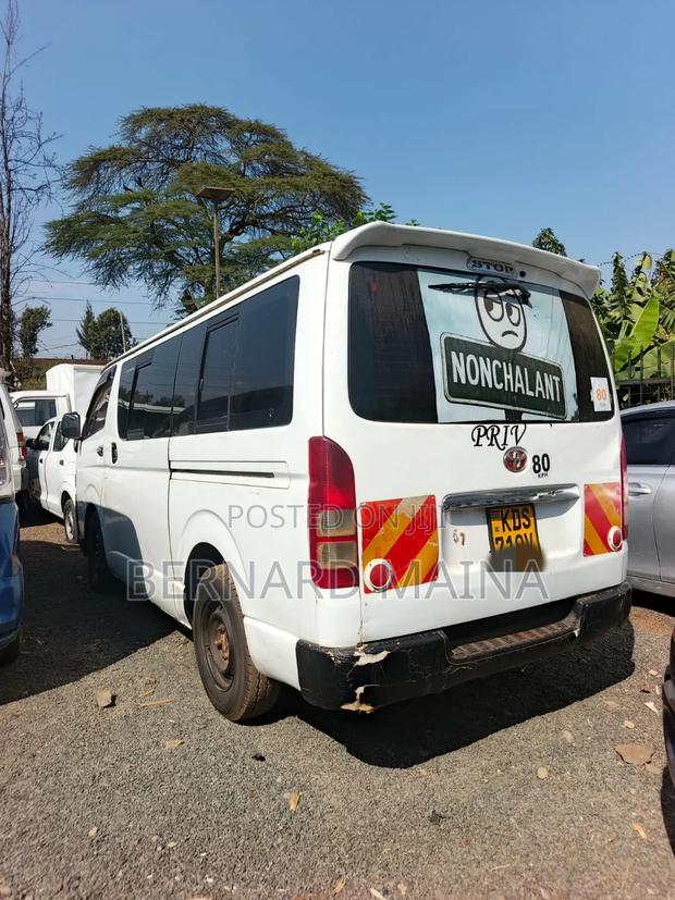 Toyota HiAce 2015 White - thumbnail 2