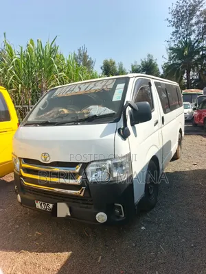 Toyota HiAce 2015 White