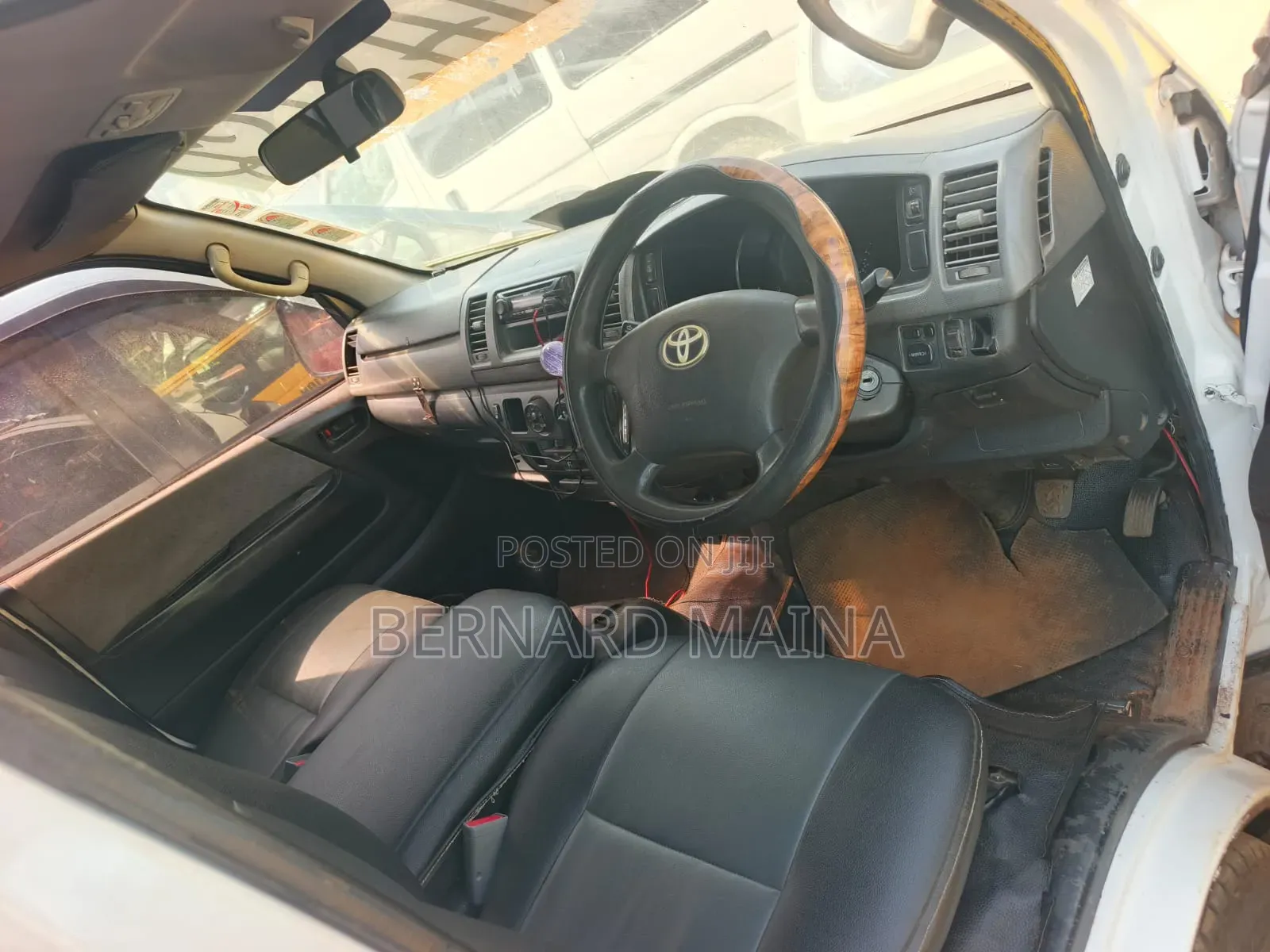 Toyota HiAce 2015 White