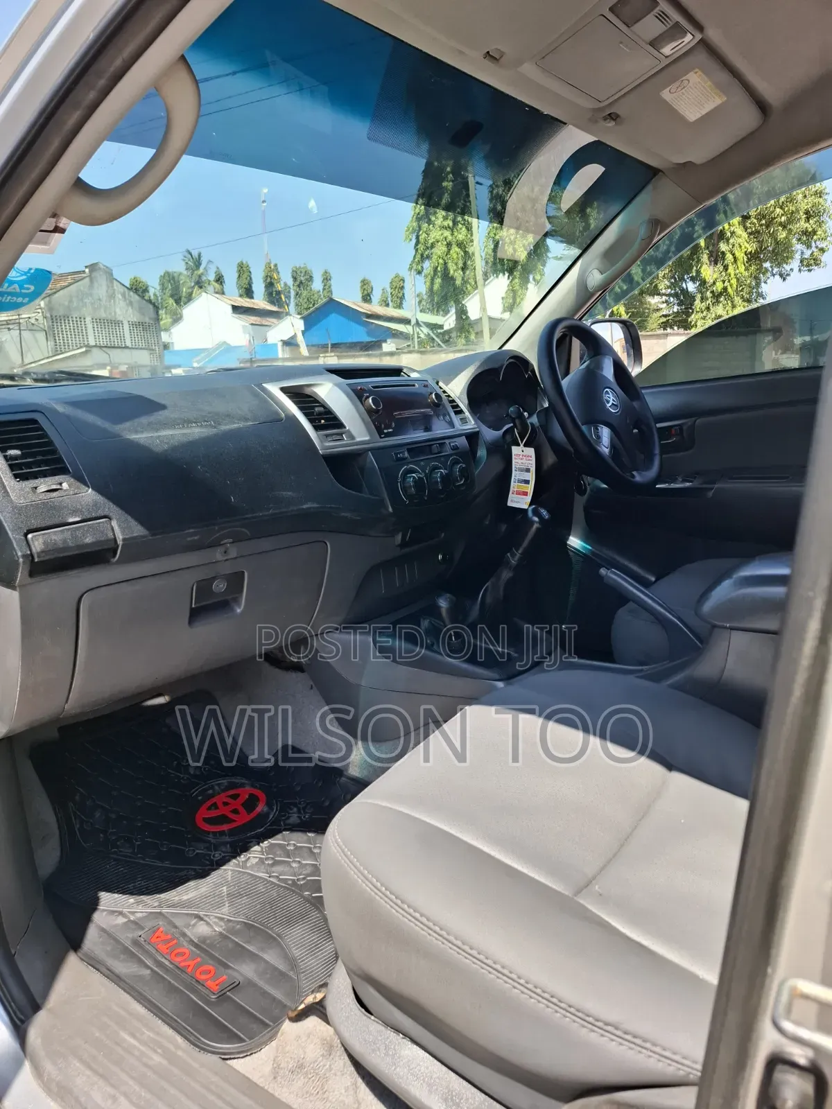 Toyota Hilux 2013 Silver
