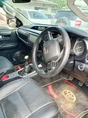 Toyota Hilux 2021 Silver