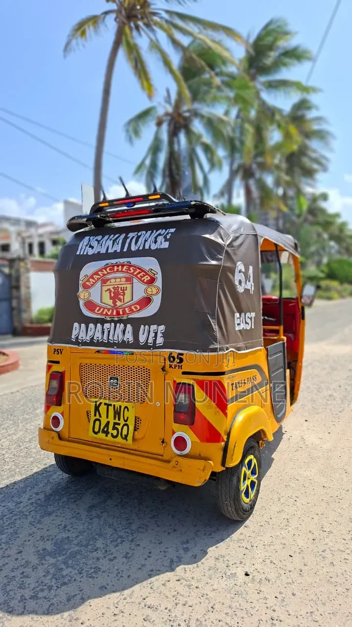 Bajaj RE 2024 Yellow