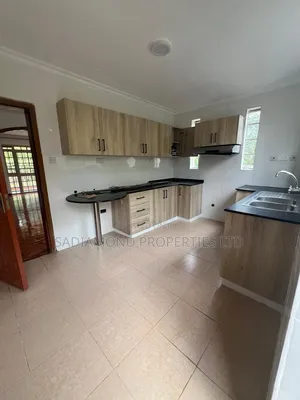 4bdrm Townhouse / Terrace in Loresho for rent