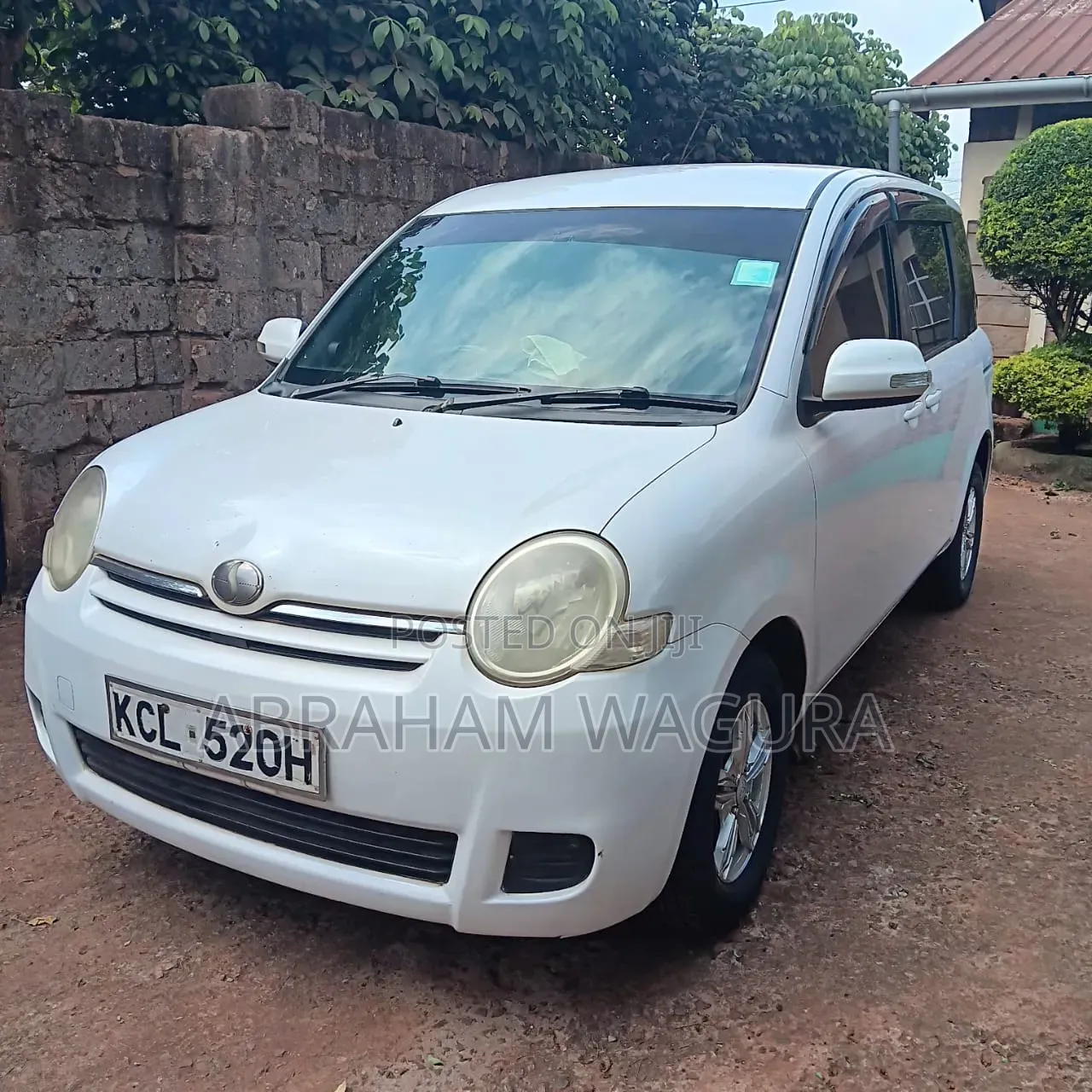 Toyota Sienta 2011 White