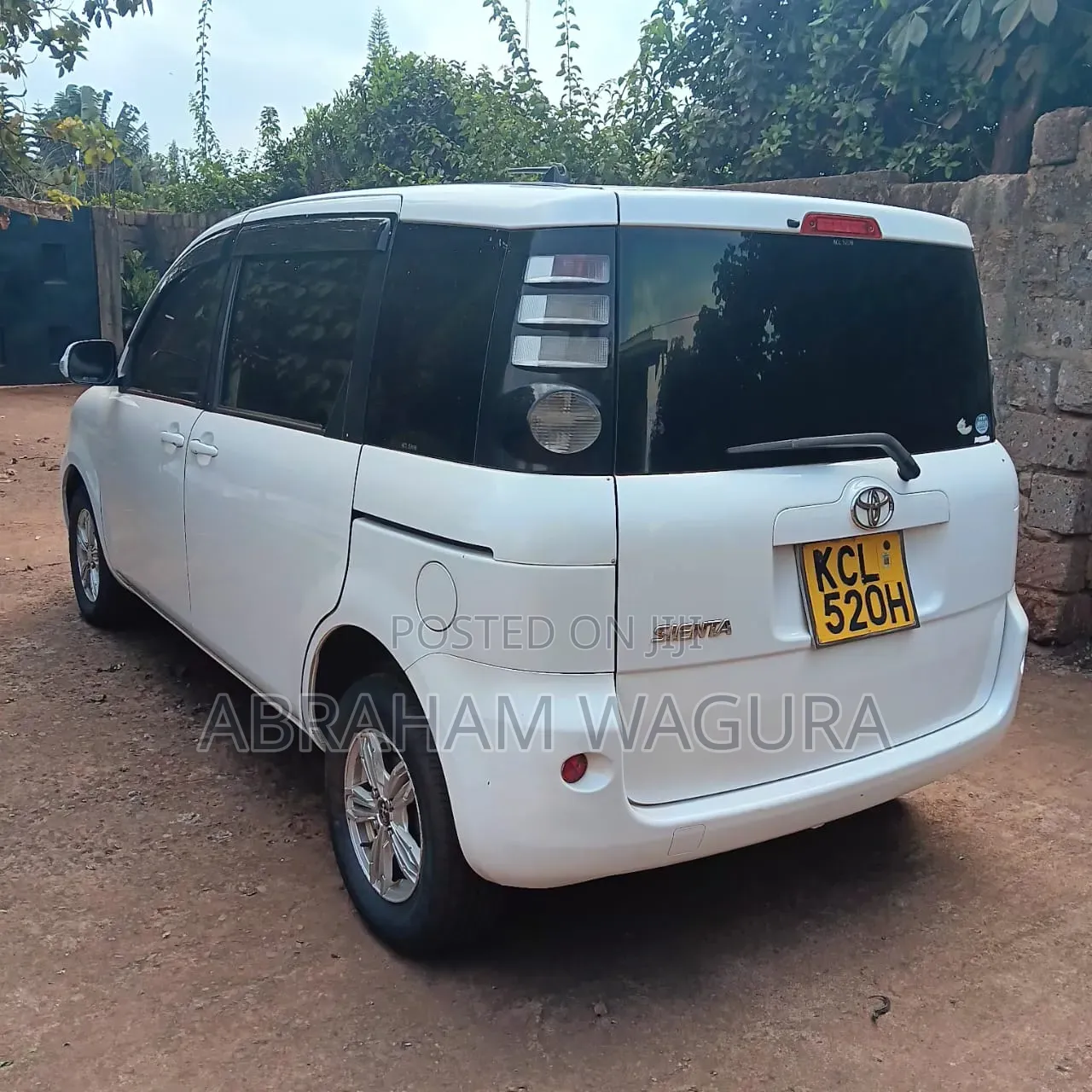 Toyota Sienta 2011 White