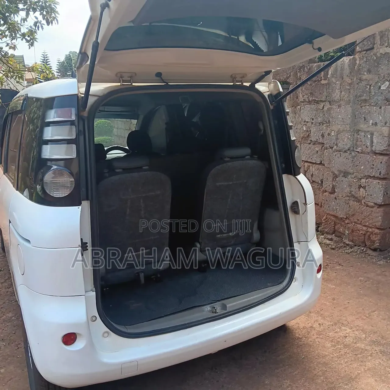 Toyota Sienta 2011 White