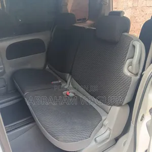 Toyota Sienta 2011 White