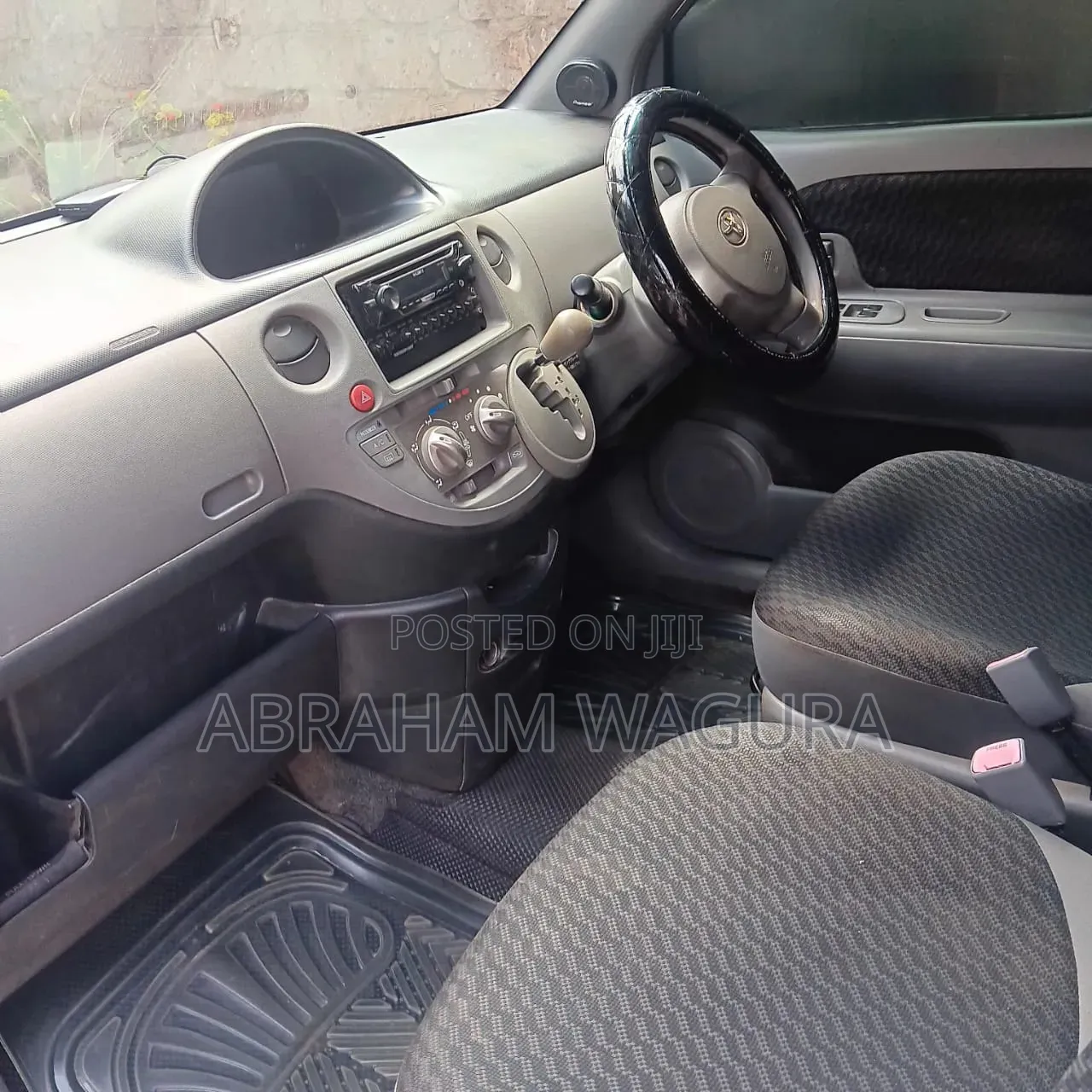 Toyota Sienta 2011 White