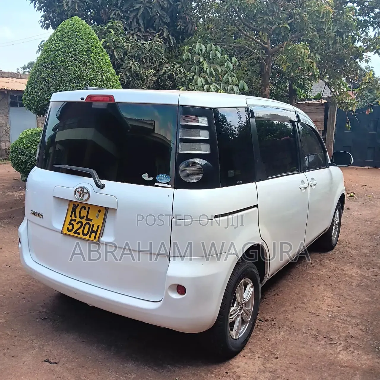 Toyota Sienta 2011 White