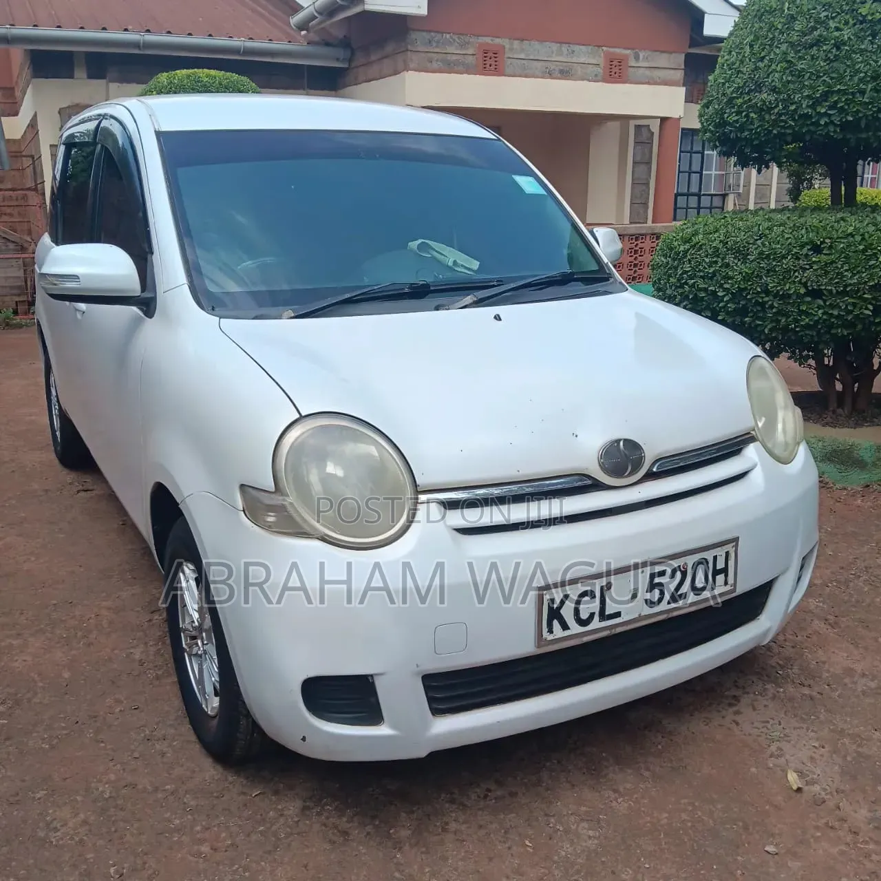 Toyota Sienta 2011 White