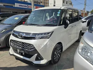 Toyota Tank 2019 White