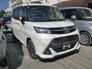 Toyota Tank 2019 White