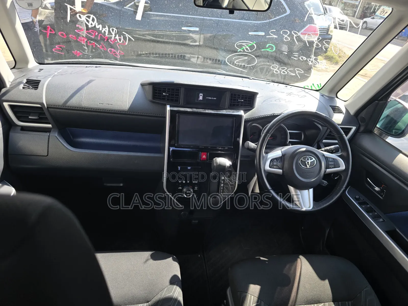 Toyota Tank 2019 White