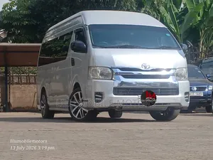 Toyota HiAce 2018 Silver