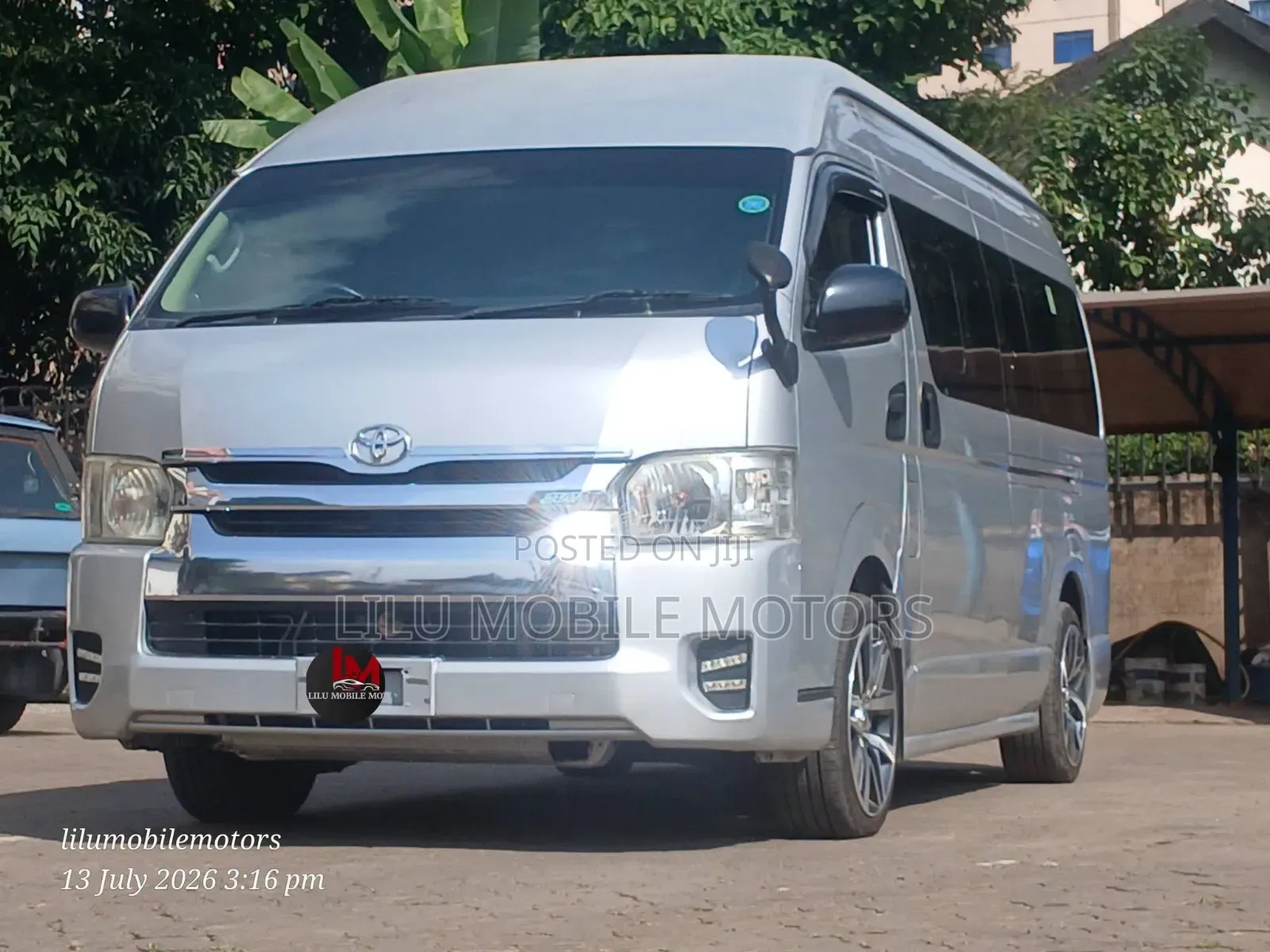 Toyota HiAce 2018 Silver