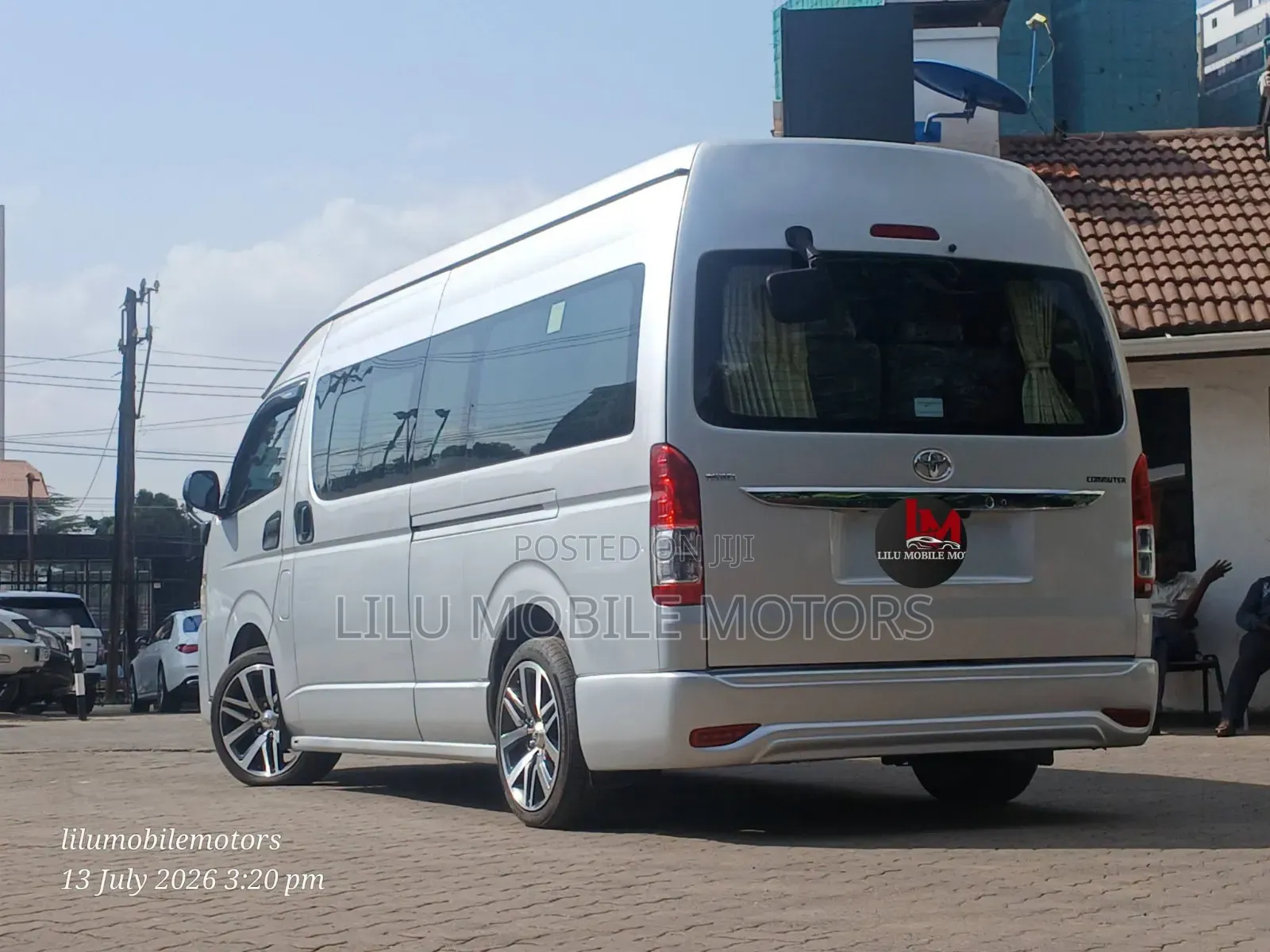 Toyota HiAce 2018 Silver
