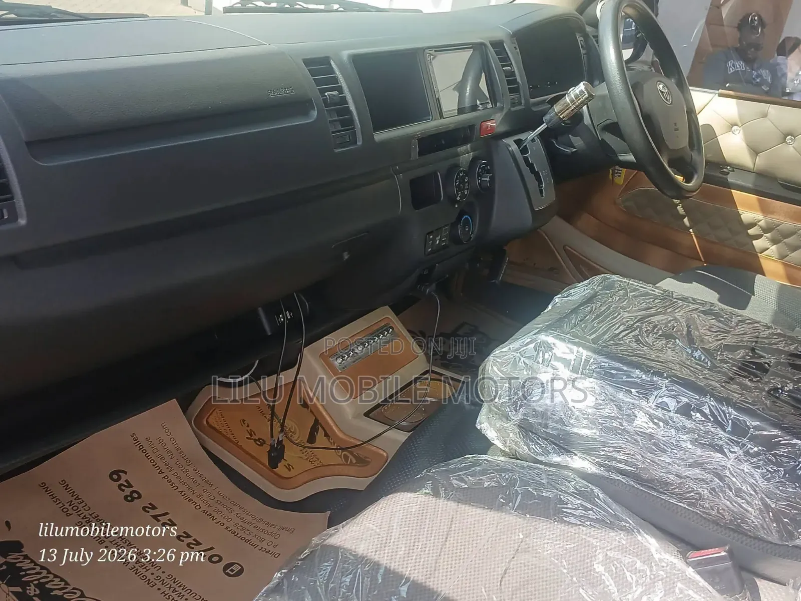 Toyota HiAce 2018 Silver