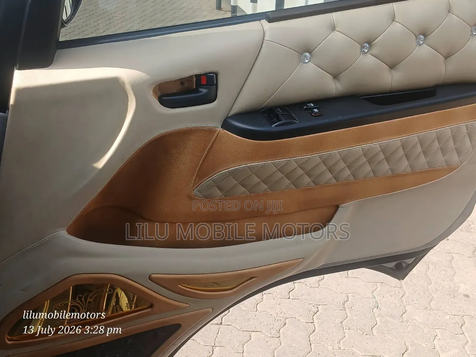 Toyota HiAce 2018 Silver