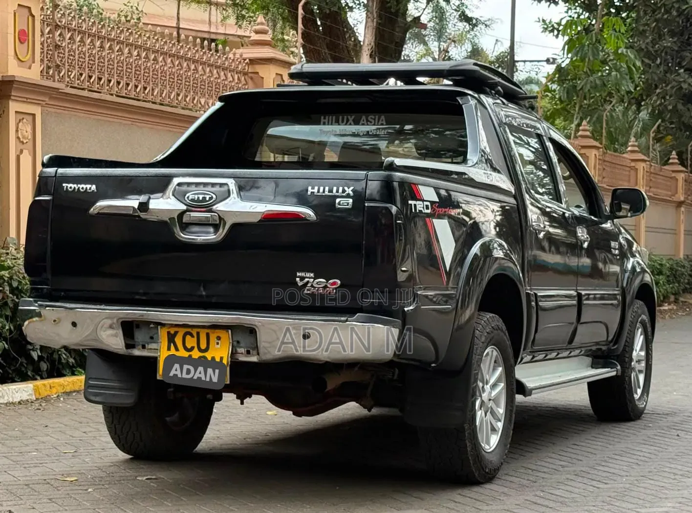 Toyota Hilux 2012 Black