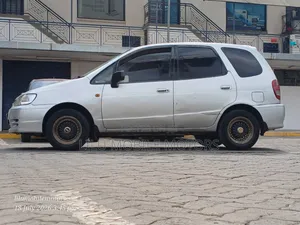Toyota Corolla Spacio 2000 Silver