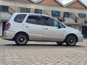 Toyota Corolla Spacio 2000 Silver