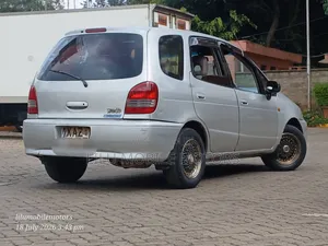 Toyota Corolla Spacio 2000 Silver