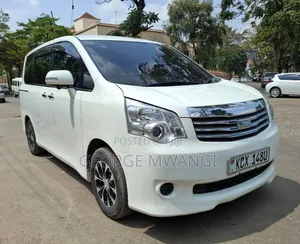Toyota Noah 2013 White