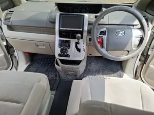 Toyota Noah 2013 White