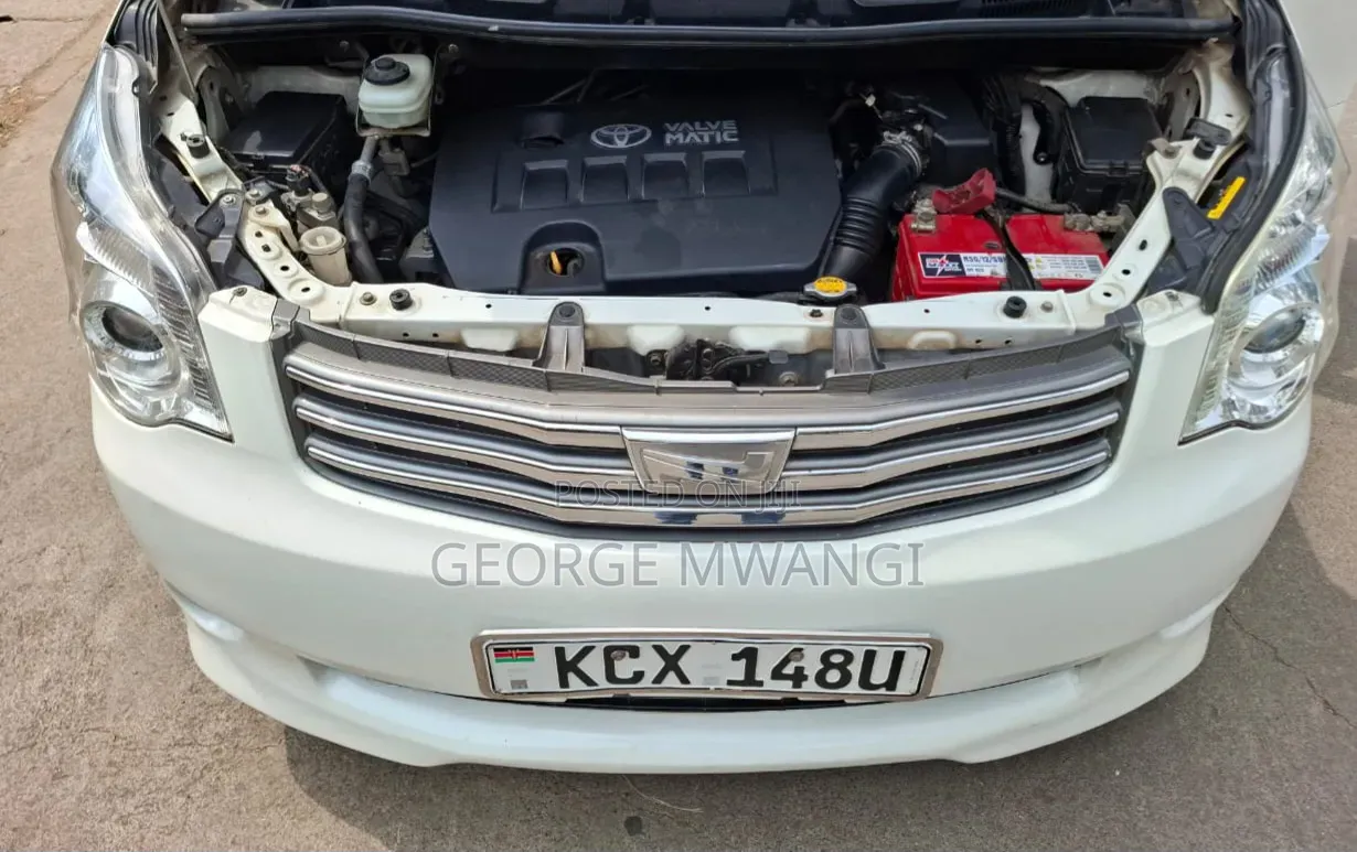 Toyota Noah 2013 White