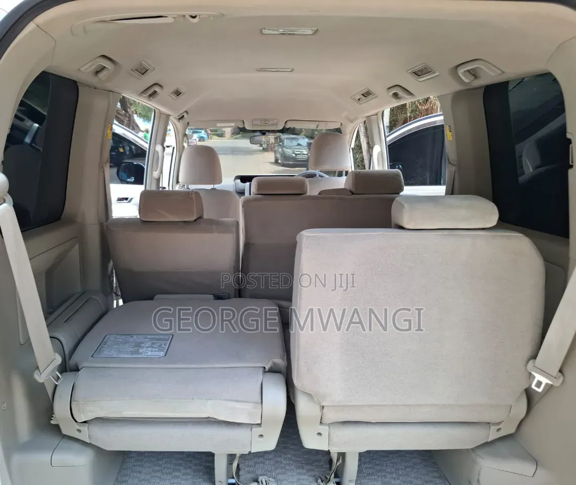 Toyota Noah 2013 White