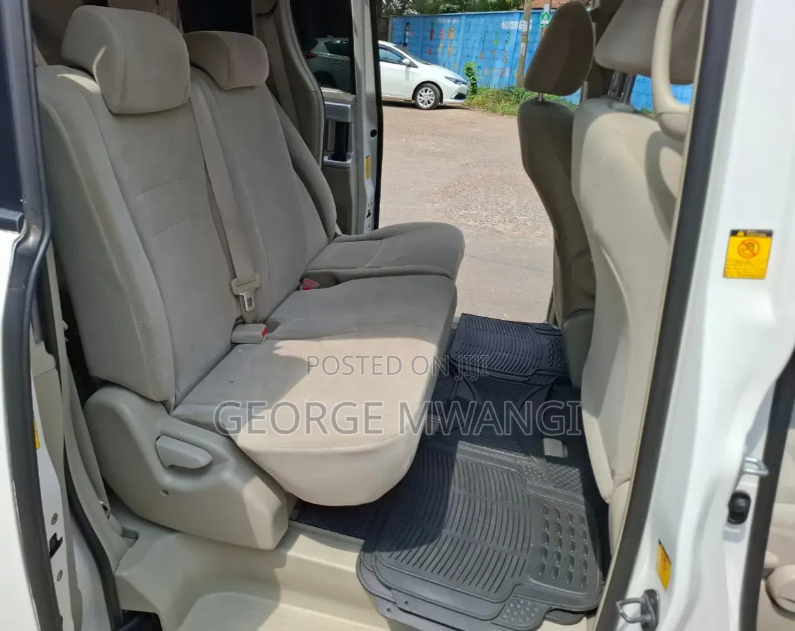 Toyota Noah 2013 White