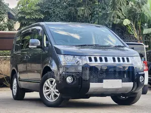 Mitsubishi Delica D:5 2019 Gray