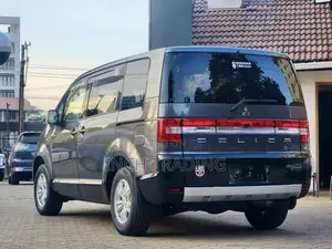 Mitsubishi Delica D:5 2019 Gray