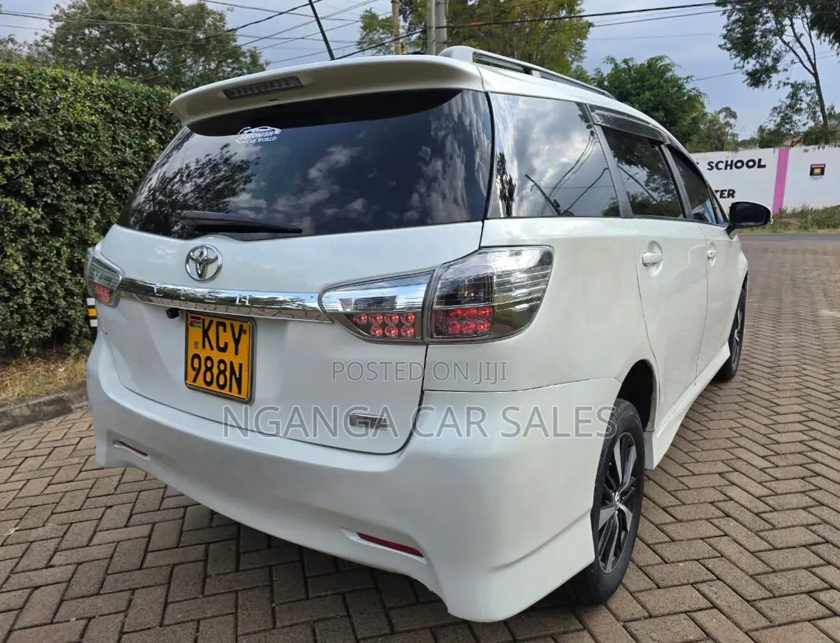 Toyota Wish 2013 White
