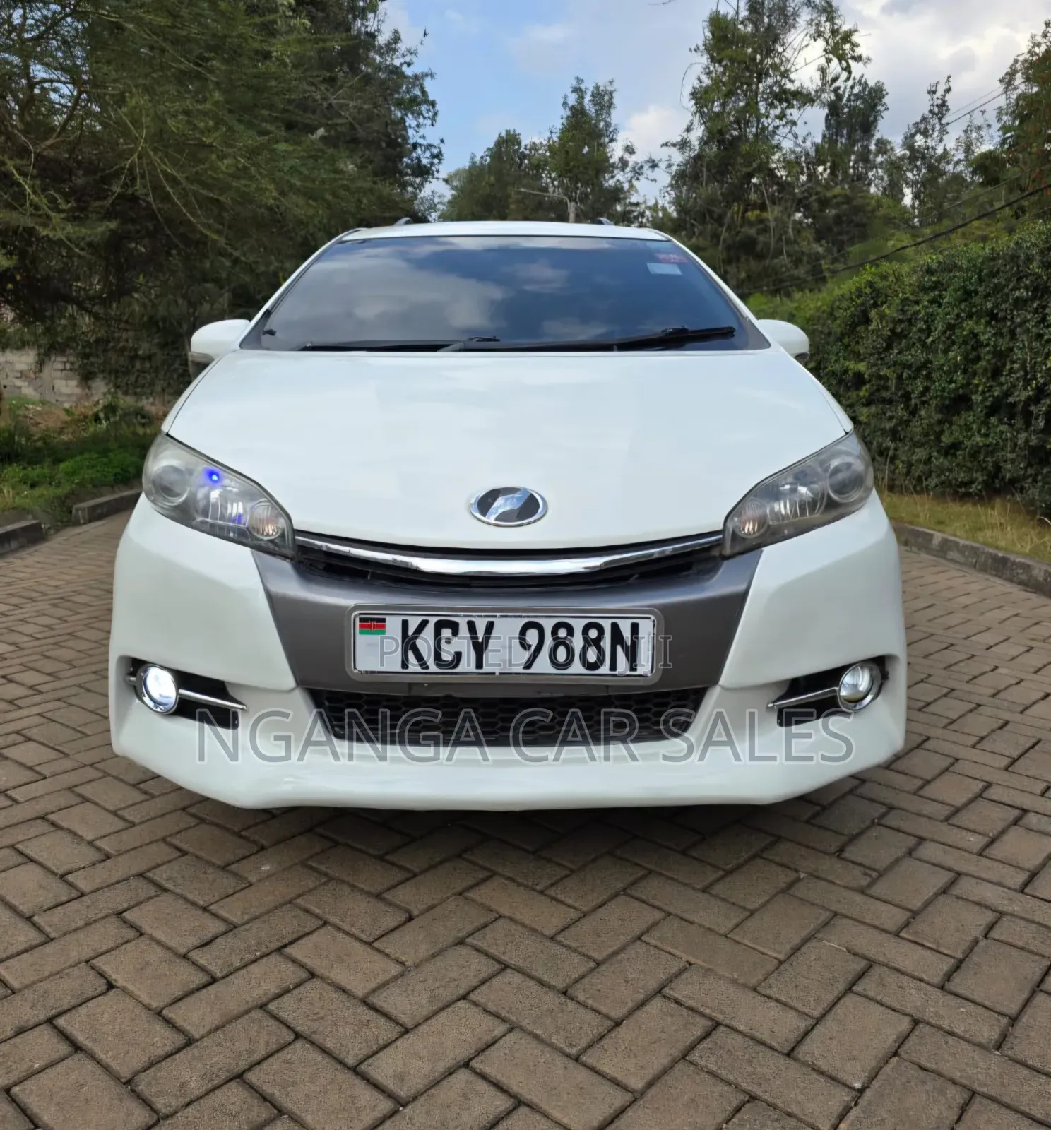 Toyota Wish 2013 White